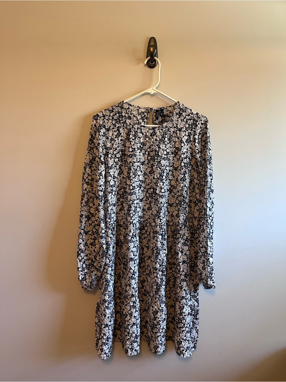 Vero Moda Black & White Floral Long-Sleeve Shift Dress